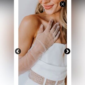 Untamed Petals Bishop Gloves